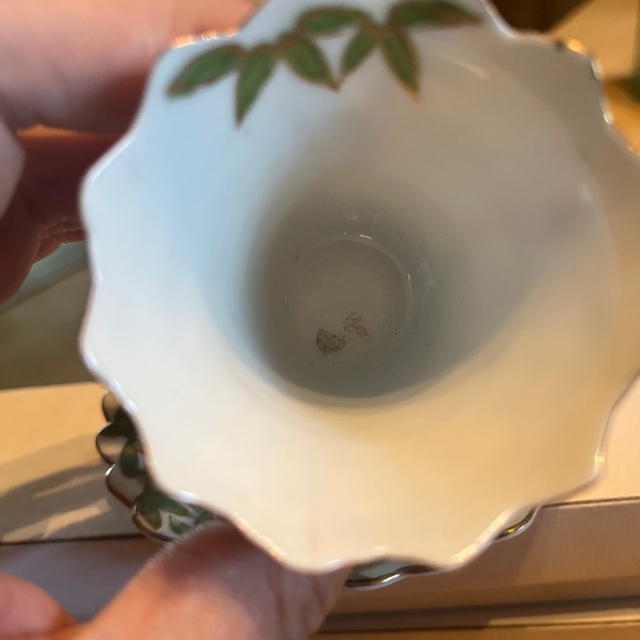 Vintage porcelain demitasse cup and saucer, gold trim handle painted from Japan - Picture 5 of 11